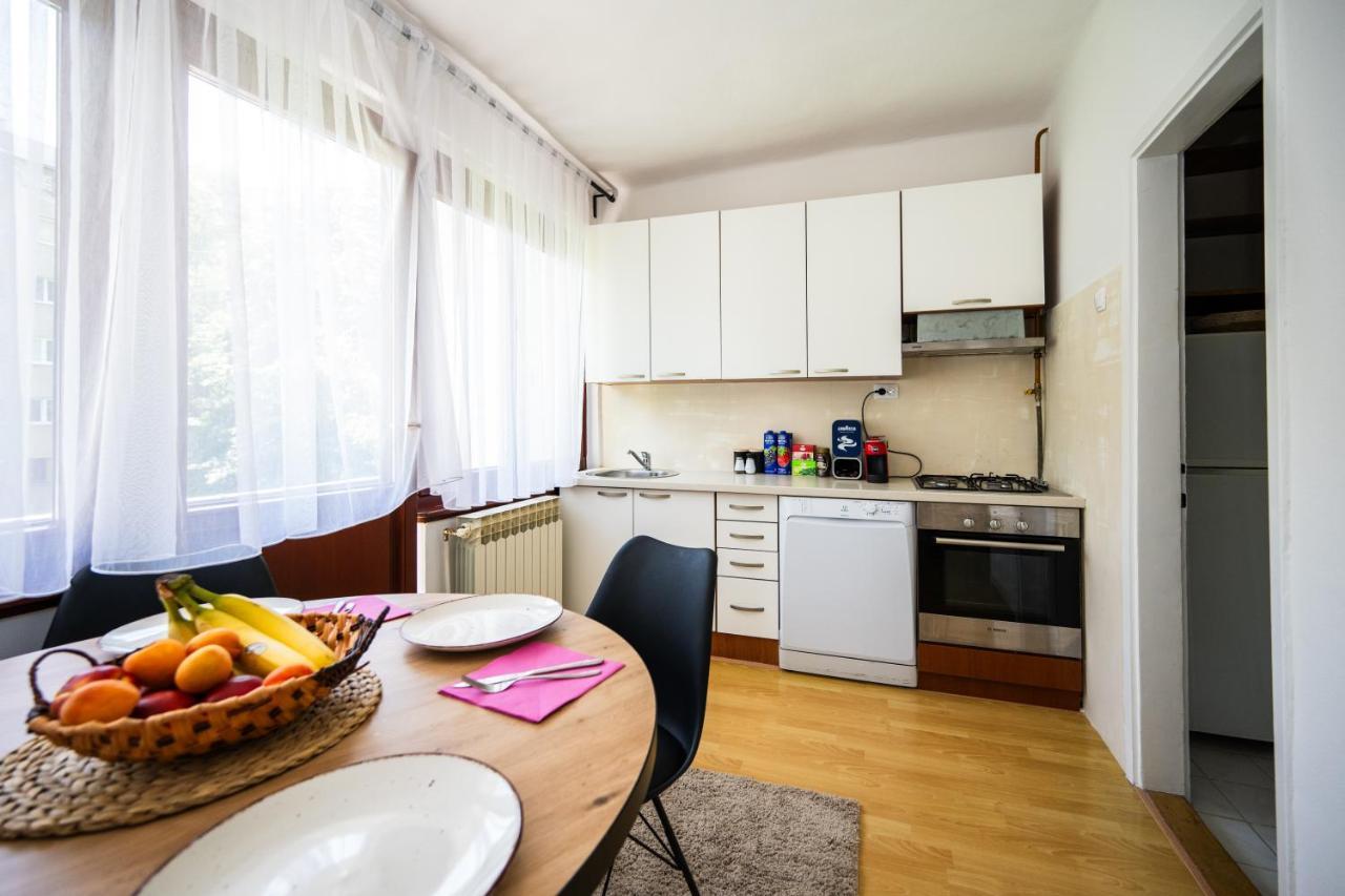 Cozy One-Bedroom Apartment Near City Center Sarajevo Ngoại thất bức ảnh