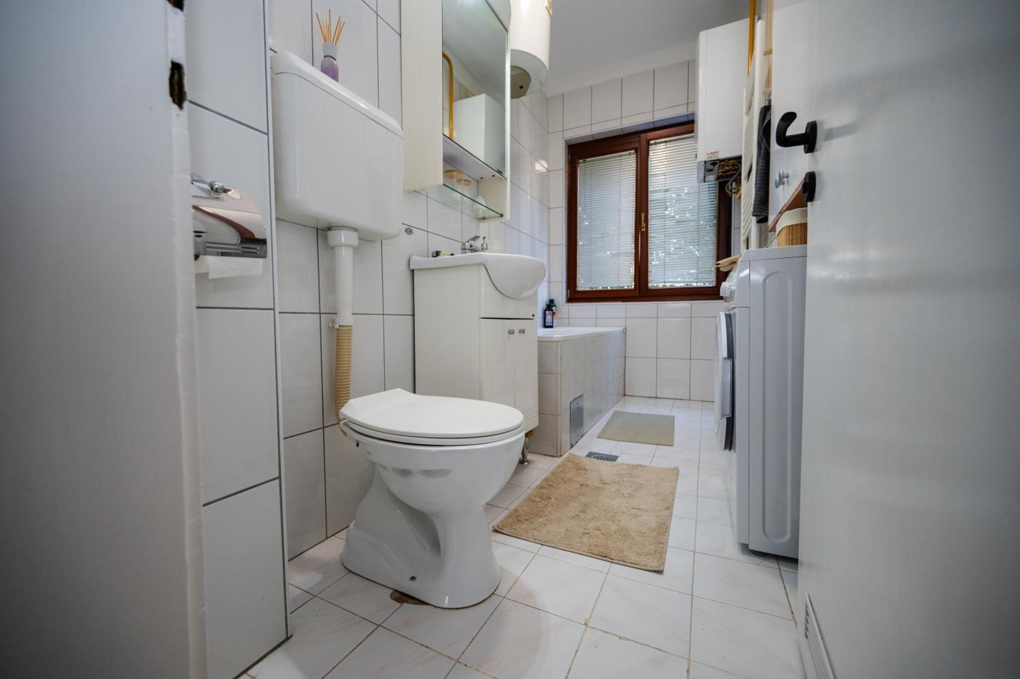 Cozy One-Bedroom Apartment Near City Center Sarajevo Ngoại thất bức ảnh